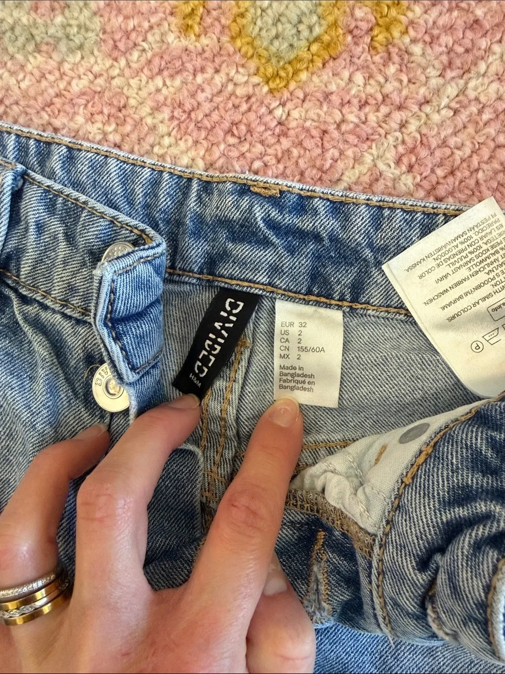2-Pack Divided H&M Distressed Rolled-Hem Denim Shorts in Light and Dark Blue